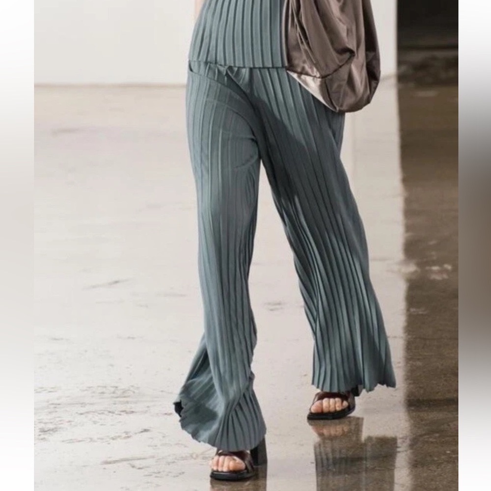 Zara Sage Green Pleated Wide-Leg Trousers, Large